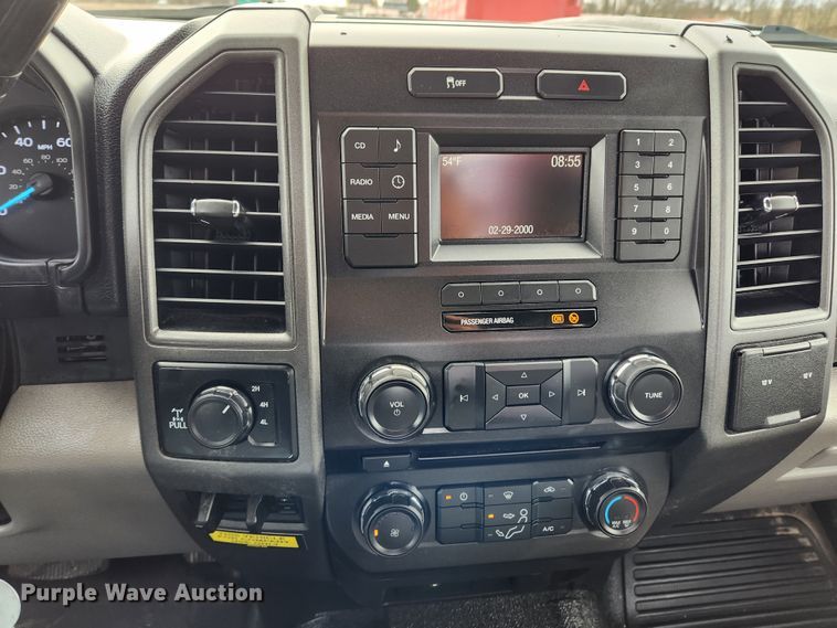 image for item KT9608 2018 Ford F350 Super Duty XL  utility bed pickup truck