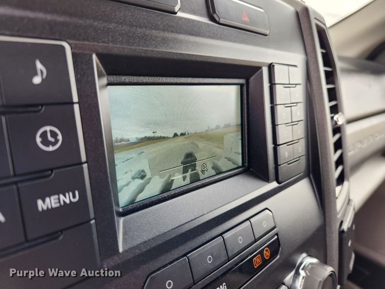 image for item KT9608 2018 Ford F350 Super Duty XL  utility bed pickup truck