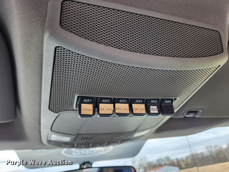 image for item KT9608 2018 Ford F350 Super Duty XL  utility bed pickup truck