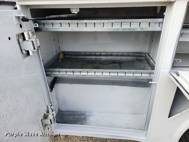 image for item KT9608 2018 Ford F350 Super Duty XL  utility bed pickup truck