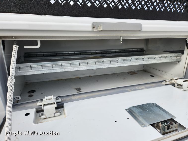 image for item KT9608 2018 Ford F350 Super Duty XL  utility bed pickup truck