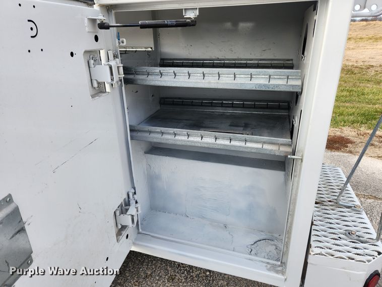 image for item KT9608 2018 Ford F350 Super Duty XL  utility bed pickup truck