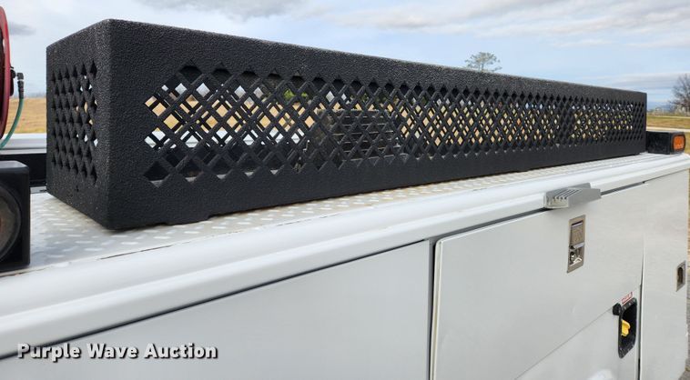 image for item KT9608 2018 Ford F350 Super Duty XL  utility bed pickup truck