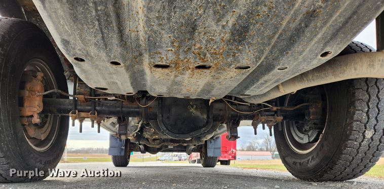 image for item KT9608 2018 Ford F350 Super Duty XL  utility bed pickup truck