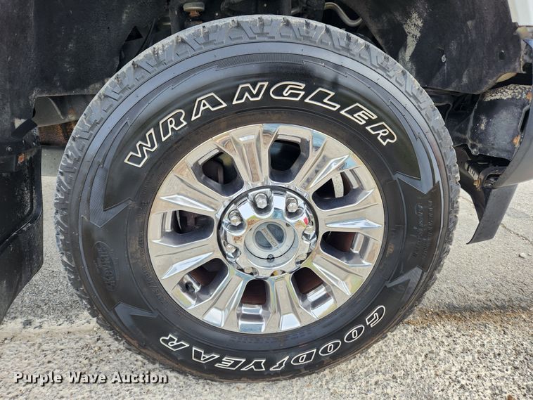 image for item KT9608 2018 Ford F350 Super Duty XL  utility bed pickup truck