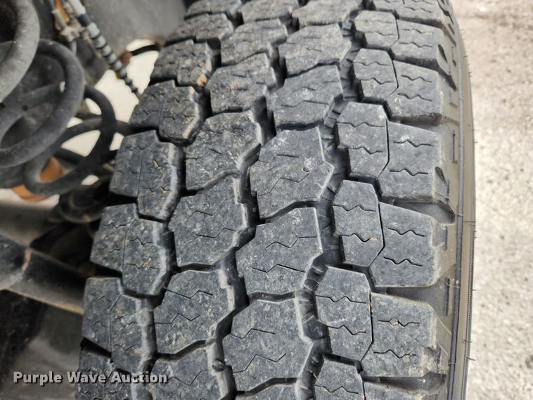 image for item KT9608 2018 Ford F350 Super Duty XL  utility bed pickup truck