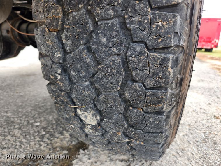 image for item KT9608 2018 Ford F350 Super Duty XL  utility bed pickup truck