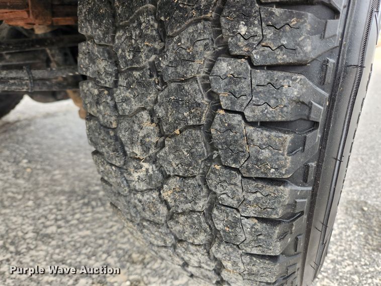 image for item KT9608 2018 Ford F350 Super Duty XL  utility bed pickup truck