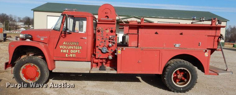 image for item KW9612 1965 International Loadstar 1700  fire truck