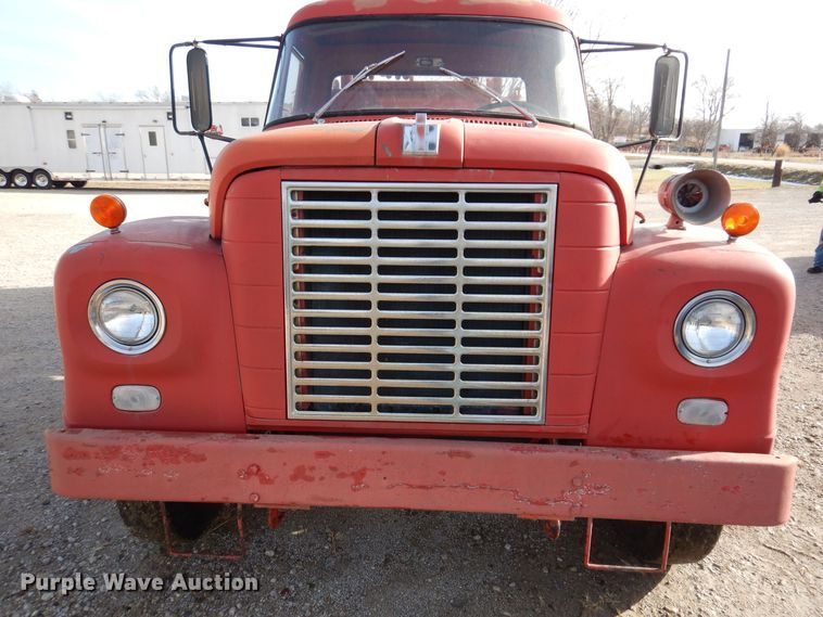 image for item KW9612 1965 International Loadstar 1700  fire truck
