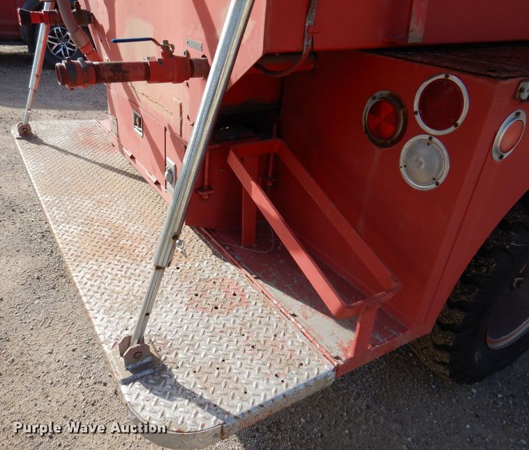 image for item KW9612 1965 International Loadstar 1700  fire truck