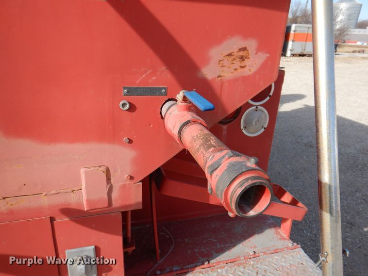 image for item KW9612 1965 International Loadstar 1700  fire truck