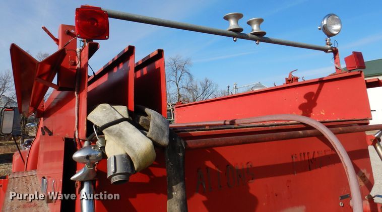 image for item KW9612 1965 International Loadstar 1700  fire truck