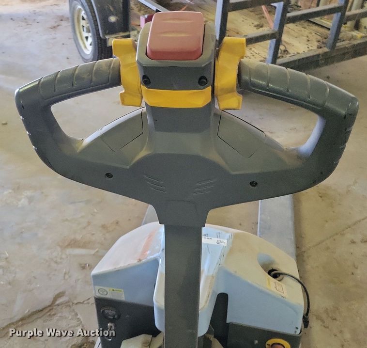 image for item LG9377 Utilev UT15WE  pallet Jack