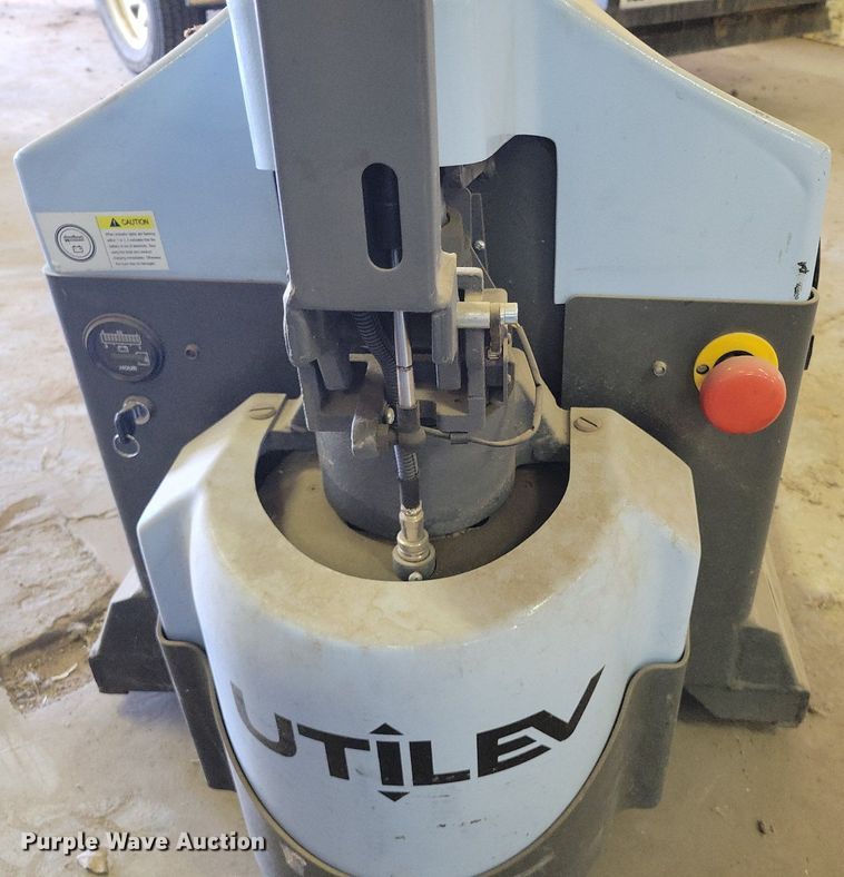 image for item LG9377 Utilev UT15WE  pallet Jack
