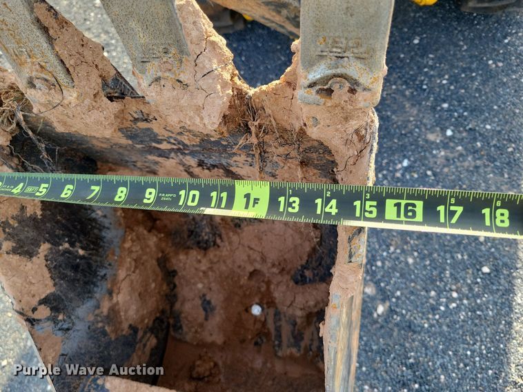 image for item LG9385 Terramite T5C  backhoe