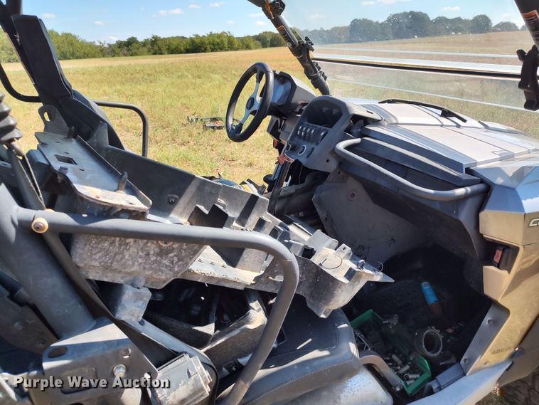 image for item LK9101 2014 Can-Am Commander Max  utility vehicle