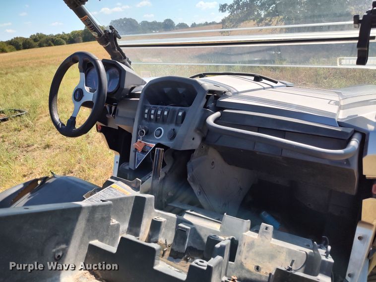 image for item LK9101 2014 Can-Am Commander Max  utility vehicle