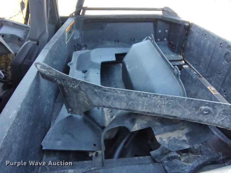 image for item LK9101 2014 Can-Am Commander Max  utility vehicle