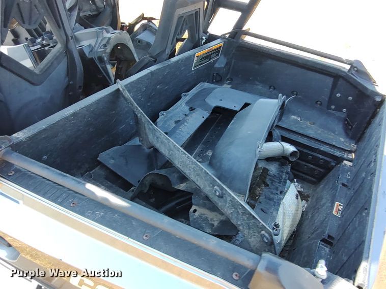 image for item LK9101 2014 Can-Am Commander Max  utility vehicle