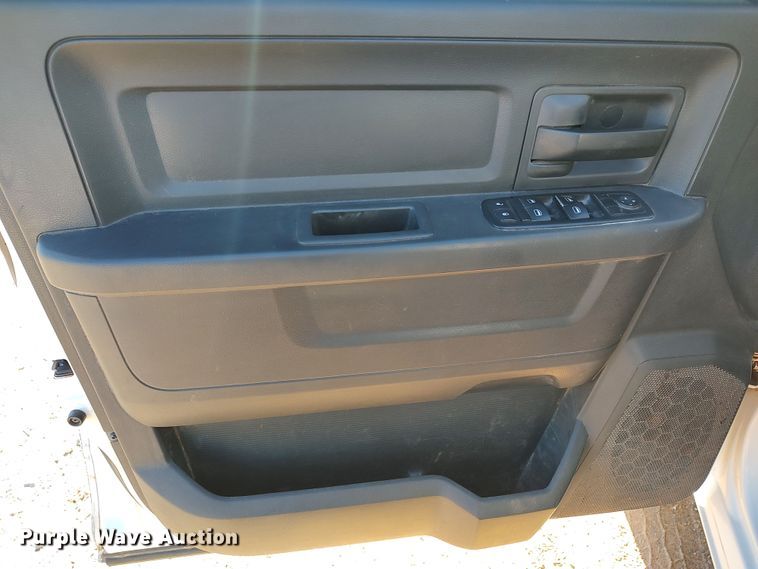 image for item LK9346 2012 Dodge Ram 1500  Crew Cab pickup truck