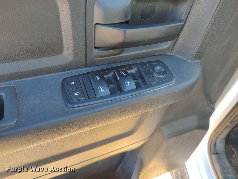 image for item LK9346 2012 Dodge Ram 1500  Crew Cab pickup truck