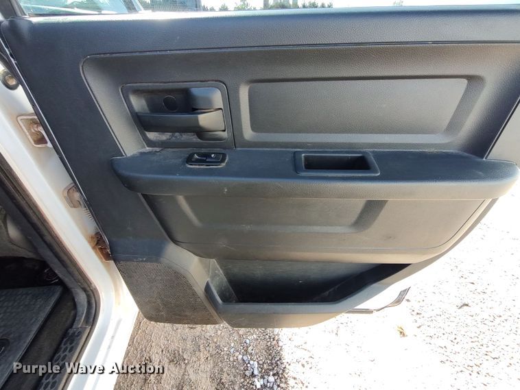 image for item LK9346 2012 Dodge Ram 1500  Crew Cab pickup truck