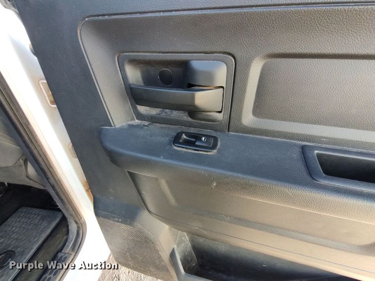 image for item LK9346 2012 Dodge Ram 1500  Crew Cab pickup truck