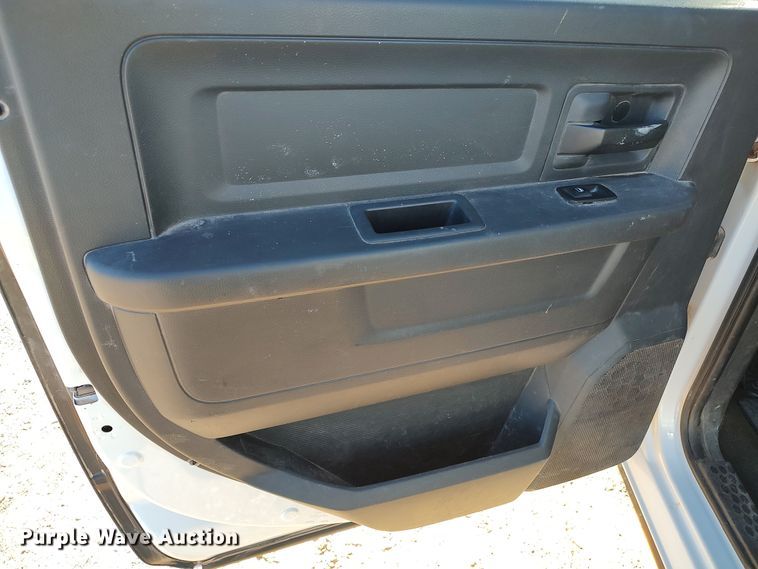 image for item LK9346 2012 Dodge Ram 1500  Crew Cab pickup truck