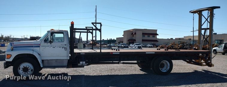 image for item LK9383 1995 Ford F800  flatbed truck with crash attenuator