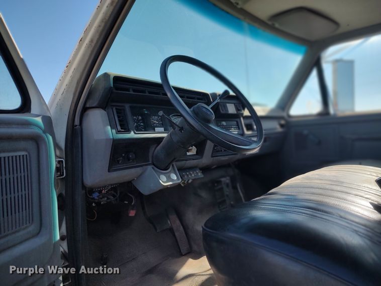 image for item LK9383 1995 Ford F800  flatbed truck with crash attenuator