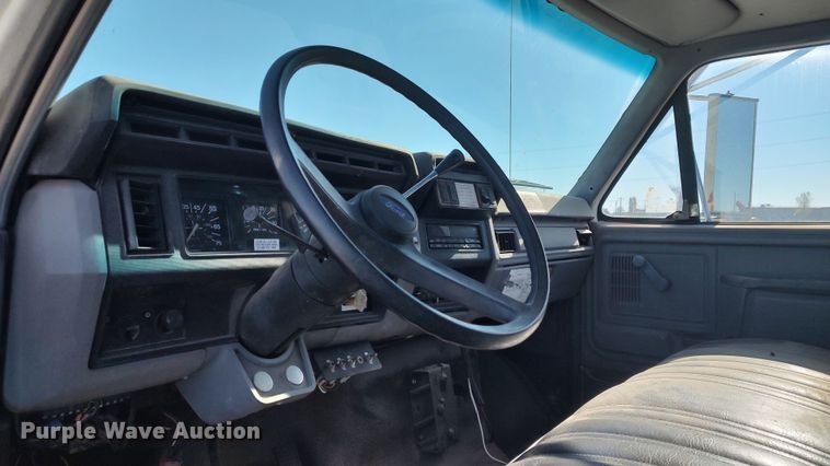 image for item LK9383 1995 Ford F800  flatbed truck with crash attenuator