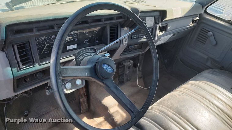 image for item LK9383 1995 Ford F800  flatbed truck with crash attenuator