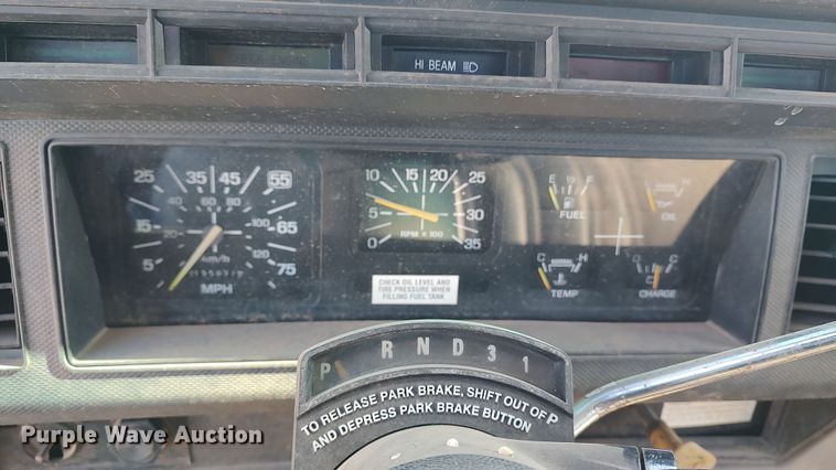 image for item LK9383 1995 Ford F800  flatbed truck with crash attenuator