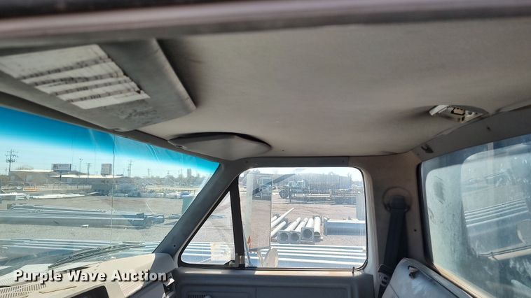 image for item LK9383 1995 Ford F800  flatbed truck with crash attenuator