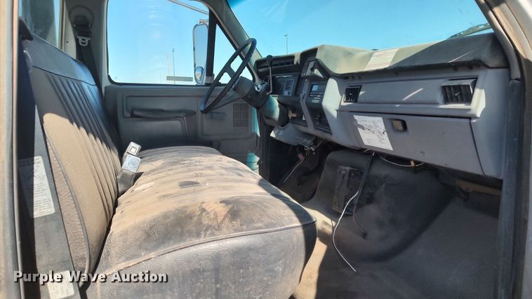 image for item LK9383 1995 Ford F800  flatbed truck with crash attenuator