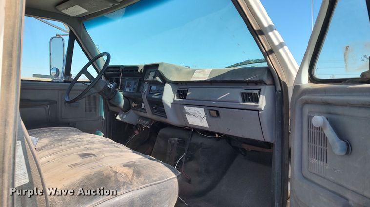 image for item LK9383 1995 Ford F800  flatbed truck with crash attenuator