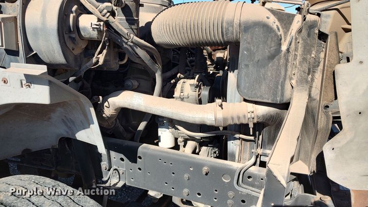 image for item LK9383 1995 Ford F800  flatbed truck with crash attenuator