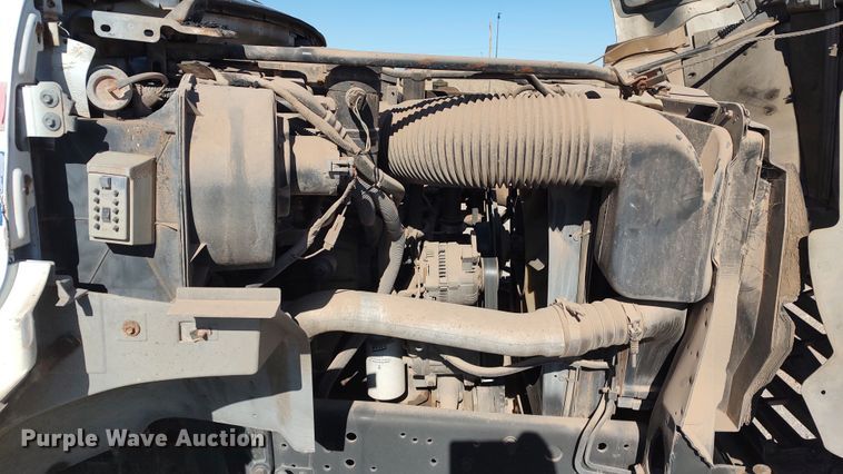 image for item LK9383 1995 Ford F800  flatbed truck with crash attenuator