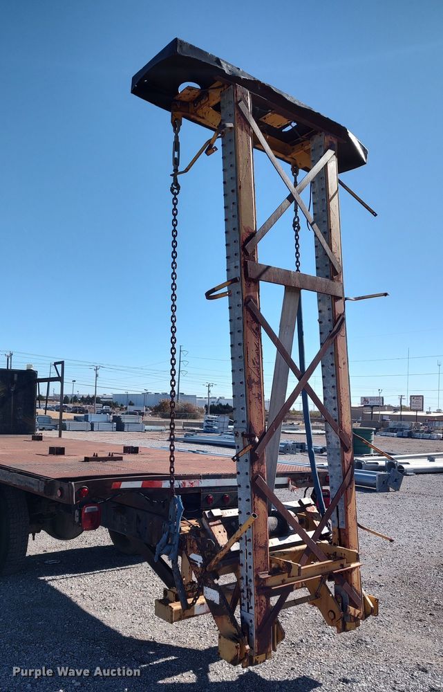 image for item LK9383 1995 Ford F800  flatbed truck with crash attenuator