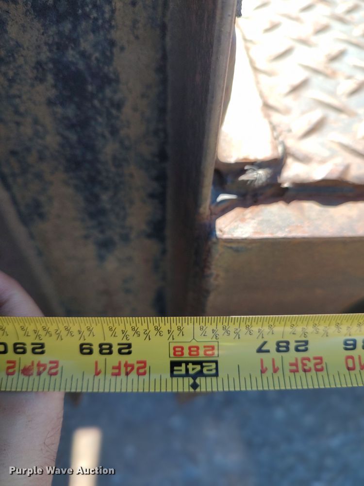 image for item LK9383 1995 Ford F800  flatbed truck with crash attenuator