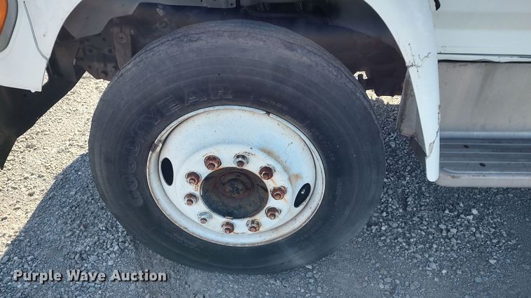 image for item LK9383 1995 Ford F800  flatbed truck with crash attenuator