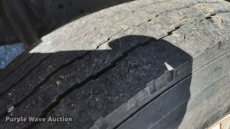 image for item LK9383 1995 Ford F800  flatbed truck with crash attenuator