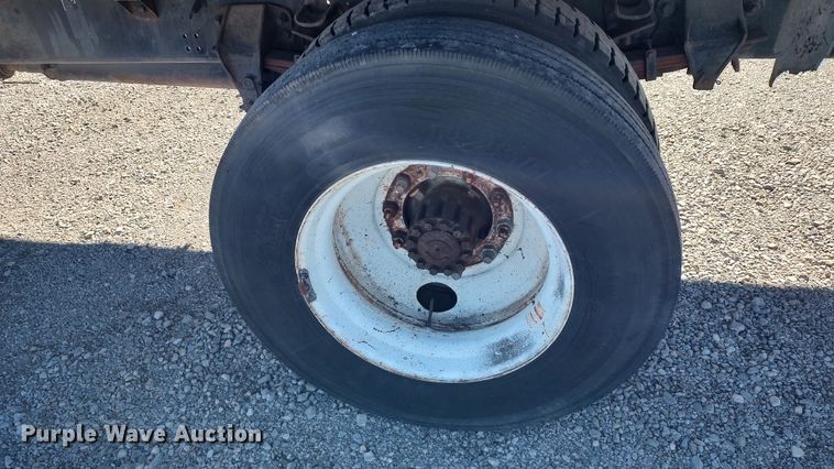 image for item LK9383 1995 Ford F800  flatbed truck with crash attenuator