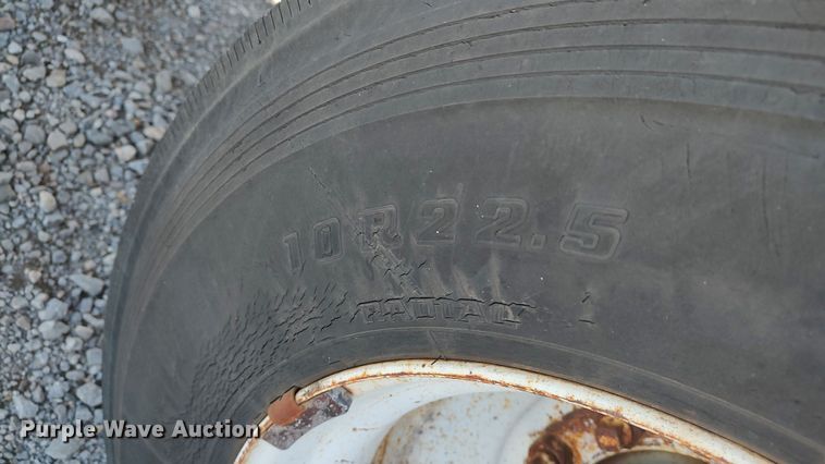 image for item LK9383 1995 Ford F800  flatbed truck with crash attenuator