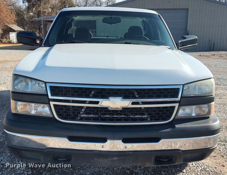 image for item LK9392 2006 Chevrolet Silverado 1500  Ext. Cab pickup truck