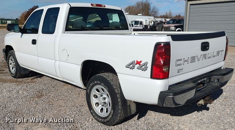 image for item LK9392 2006 Chevrolet Silverado 1500  Ext. Cab pickup truck
