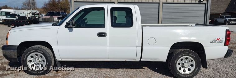 image for item LK9392 2006 Chevrolet Silverado 1500  Ext. Cab pickup truck