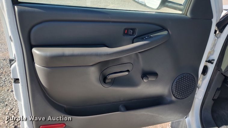 image for item LK9392 2006 Chevrolet Silverado 1500  Ext. Cab pickup truck