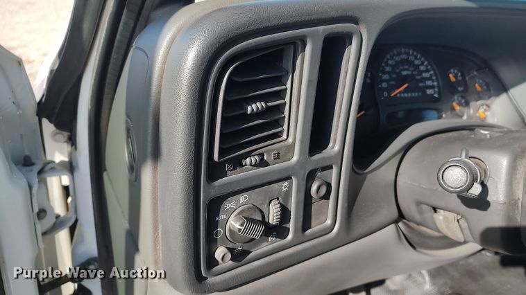 image for item LK9392 2006 Chevrolet Silverado 1500  Ext. Cab pickup truck